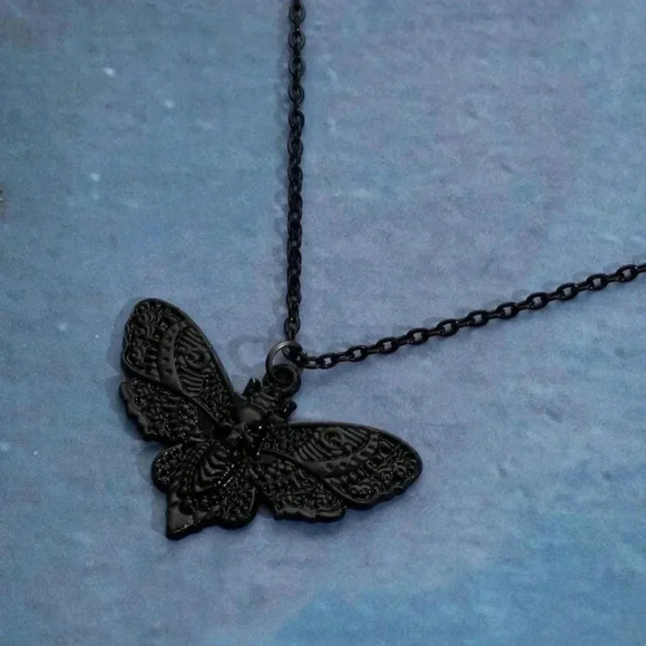Black vintage style moth Gothic butterfly necklace jewelry with chain skull bug - Picture 2 of 3